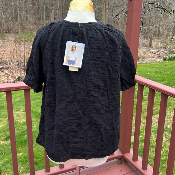 New! Nation Ltd black XS gauzy short sleeve top. - Picture 3 of 9